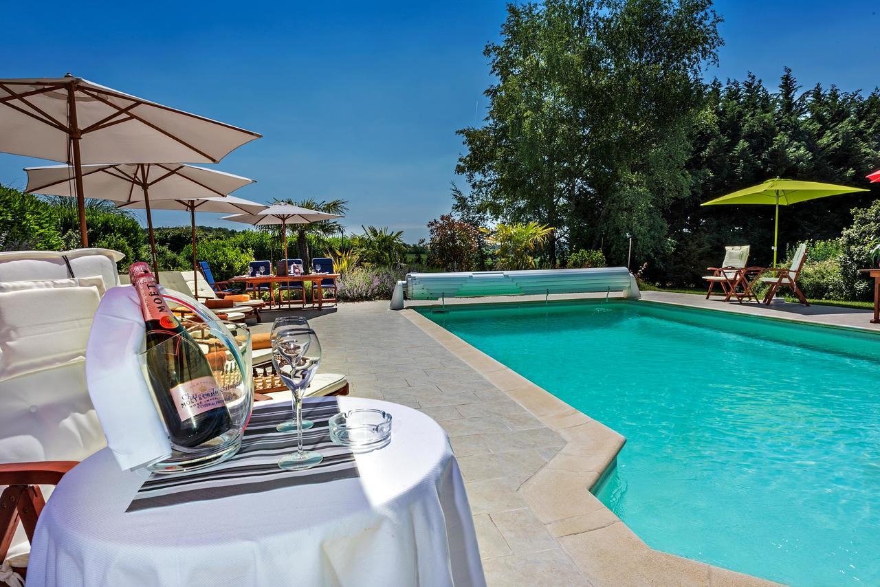 Domaine Du Bois Des Anges Bed & Breakfast Germigny-l'Eveque Exterior photo
